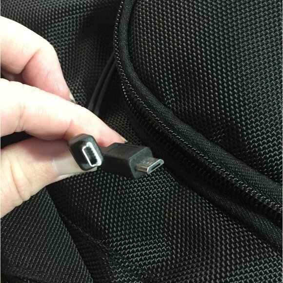 FUL Messenger Powerbag Bag Built In Power Charger - Picture 6 of 12